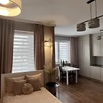 아파트 Kasprzaka 17 *