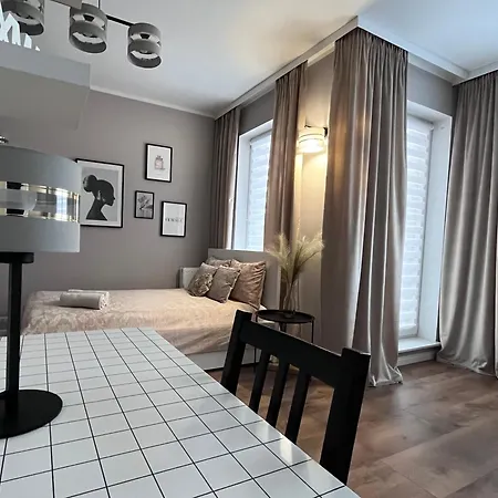 Kasprzaka 17 * Olštýn