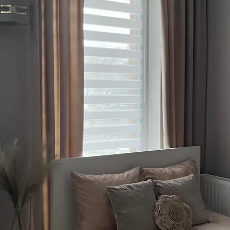 Kasprzaka 17 * Olštýn